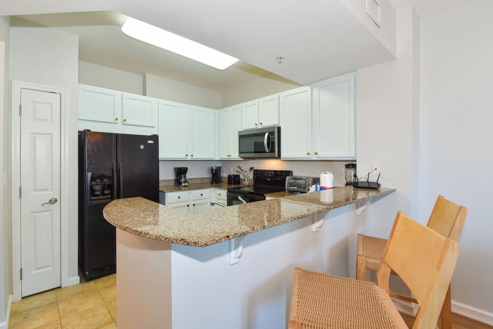 The Palms of Destin 21005 - Kitchen & Breakfast Bar