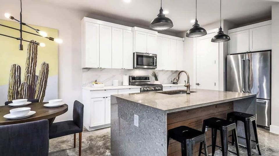 This kitchen is a home chef's dream.