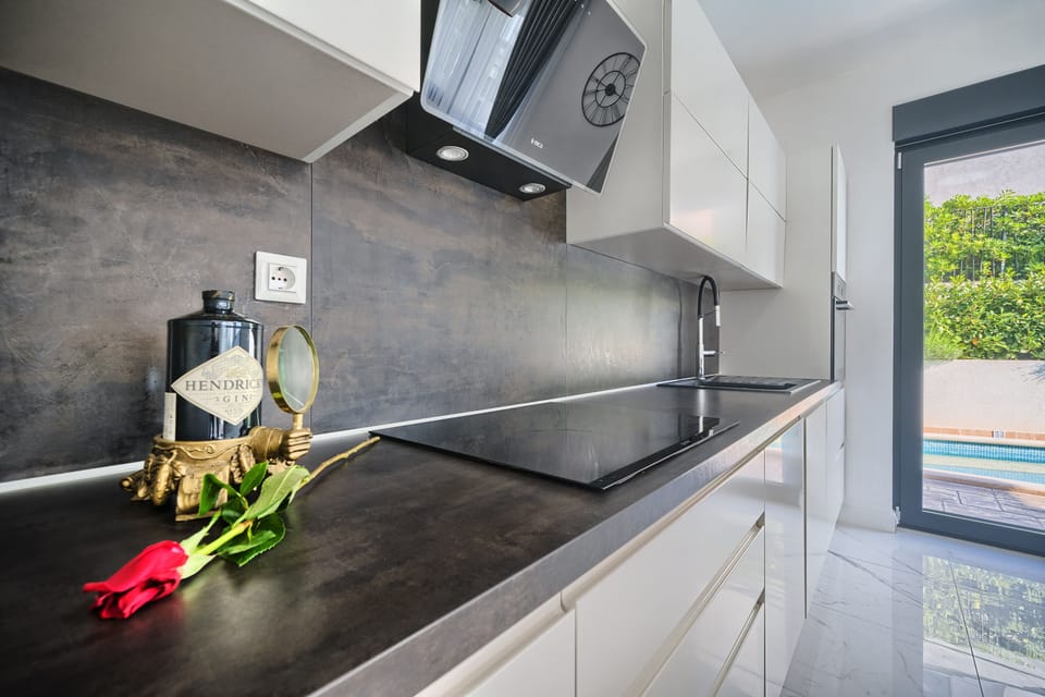 villacelestial1@gmail.com                      
mob +38598543528