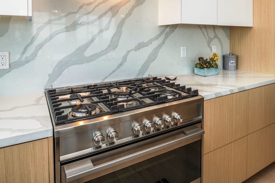 Fully Equipped Gourmet Kitchen