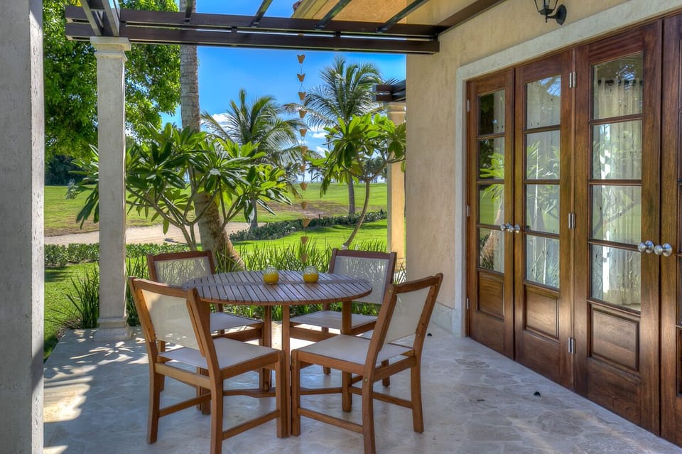 Arrecife 24 - Cozy golf view villa with amazing pool in Punta Cana (2002)