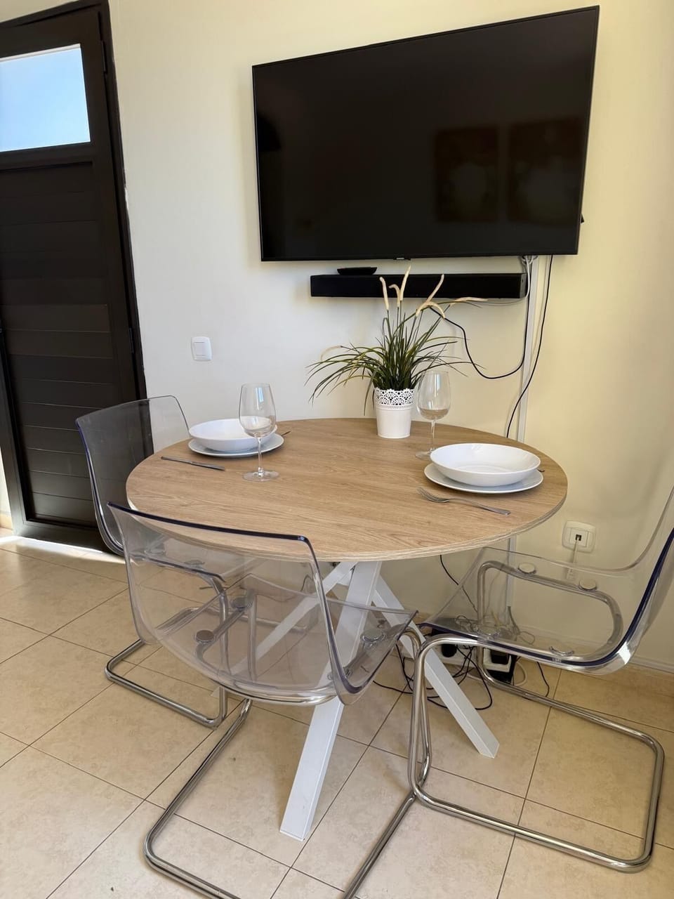 Dinning table with seats for 4