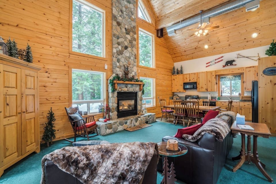 Eat, drink, and converse in our open living floor plan.