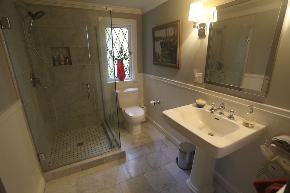 Main Floor Bathroom
