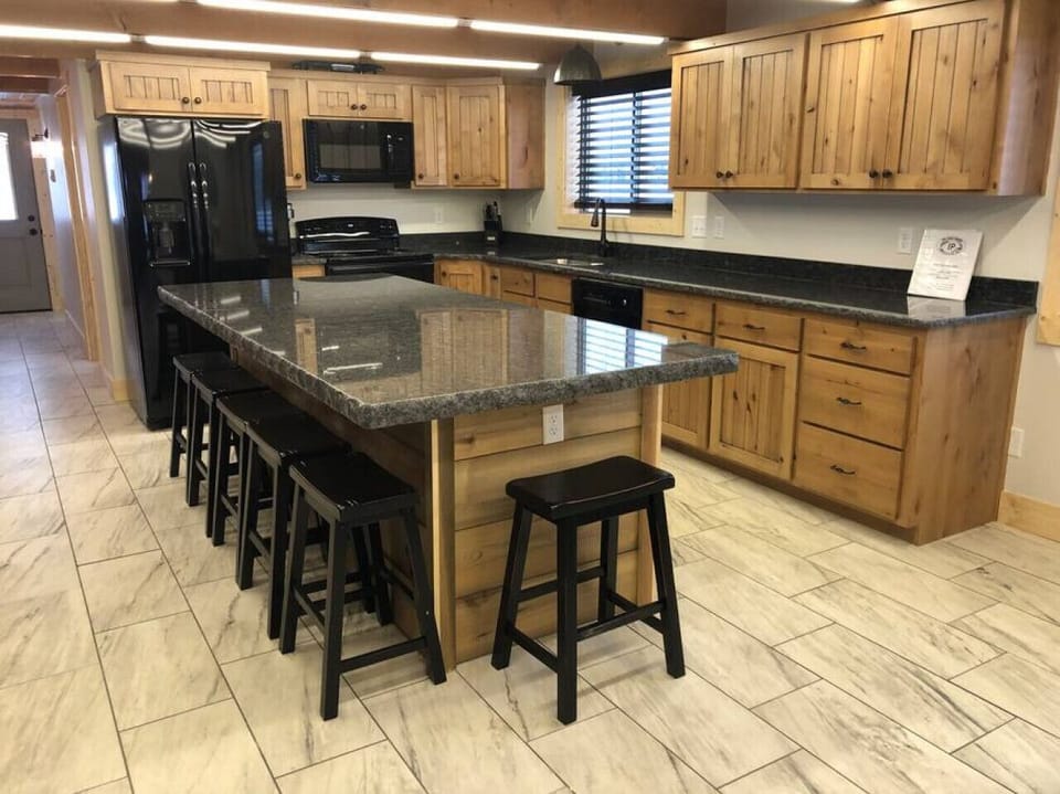 Fully equipped kitchen to enjoy meals with family and friends