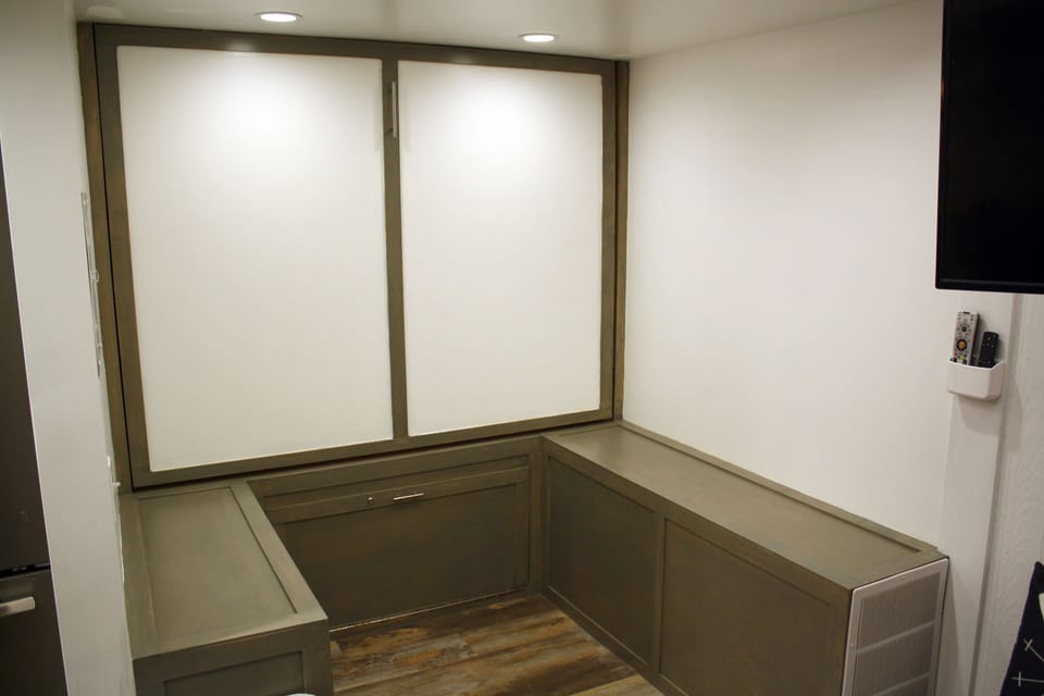 Murphy Bed (up) - Murphy Bed (up)