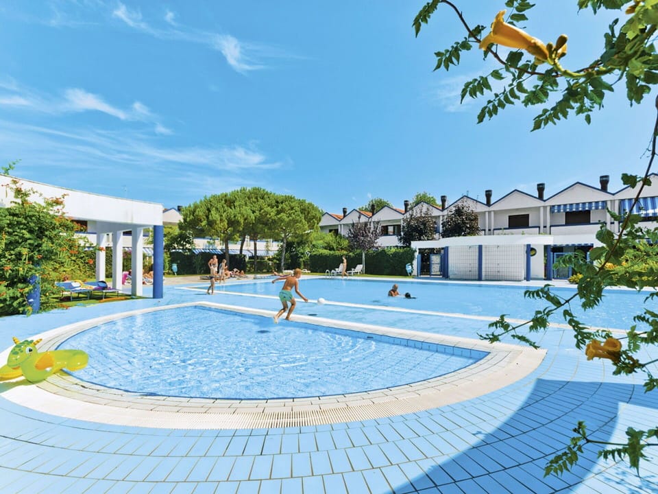 Swimming Pool, Property, Resort, Leisure Centre, Leisure, Building, Real Estate, Vacation, Tree, Resort Town