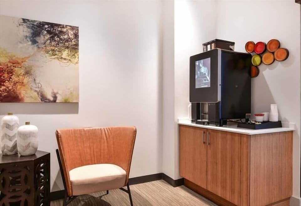 Downtown/South End Boston 1 Bedroom Common Area