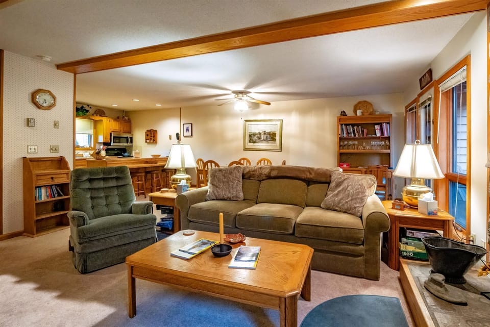 Main Level Entry Room