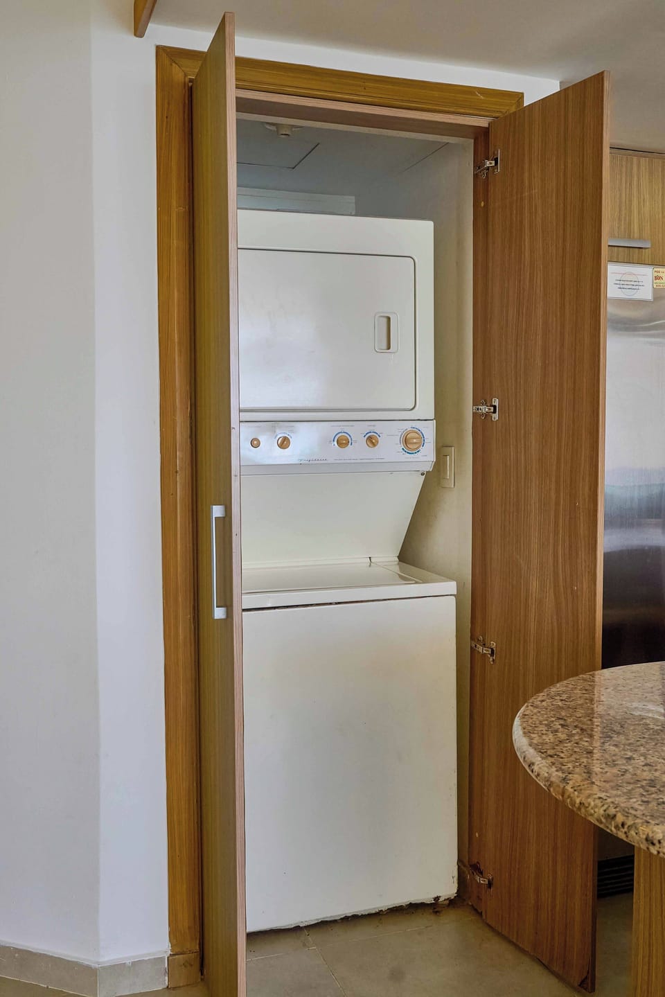 Washer & Dryer Inside – Enjoy the comfort of home during your stay — perfect for long vacations or family trips.