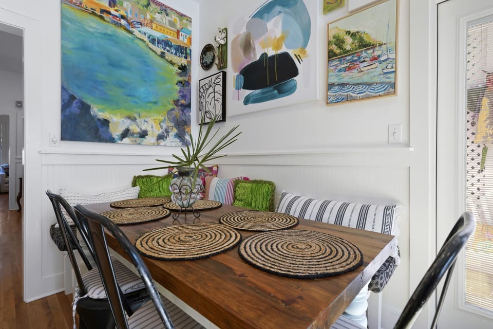 CUSTOM BUILT IN DINING ALTERNATE VIEW