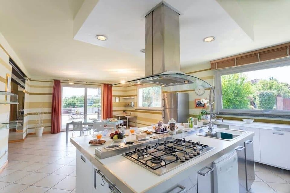 Open plan living and dining room
