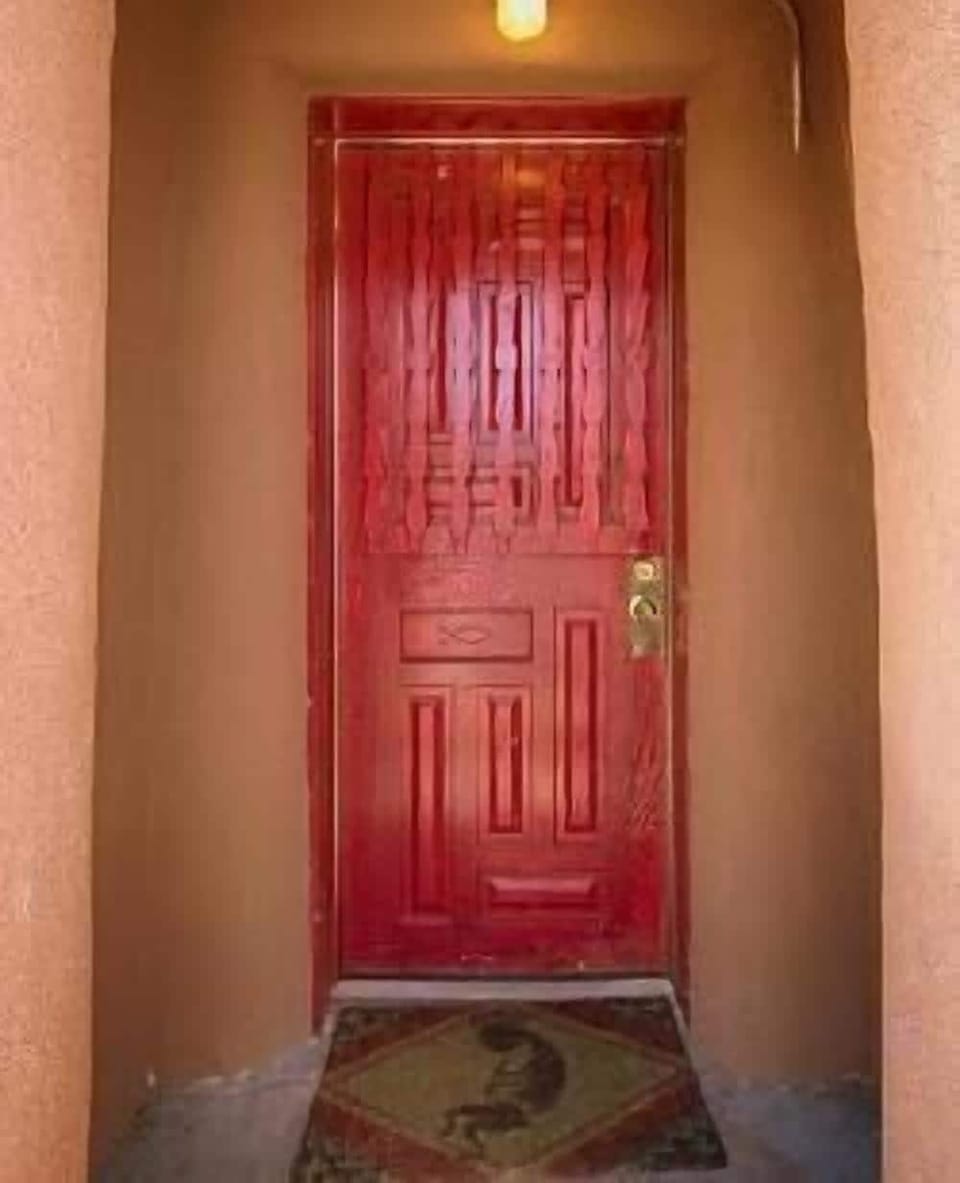 Red Door facing onto Guadalupe 