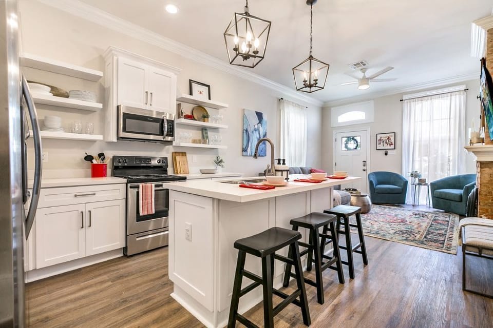 Kitchen/Dining Area