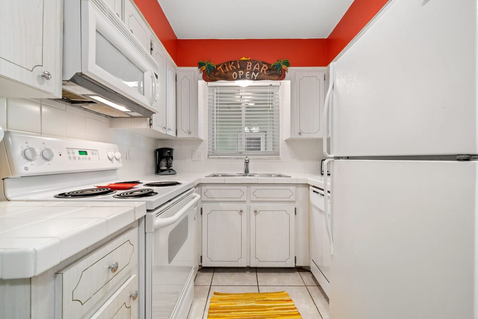 Kitchen - Everything You Need!