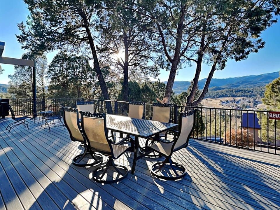 Balcony Dining