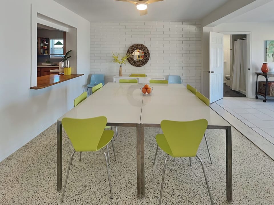 Dining Area - Seating For Six