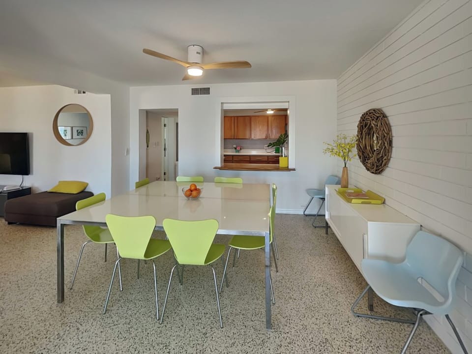 Dining Area - Seating For Six