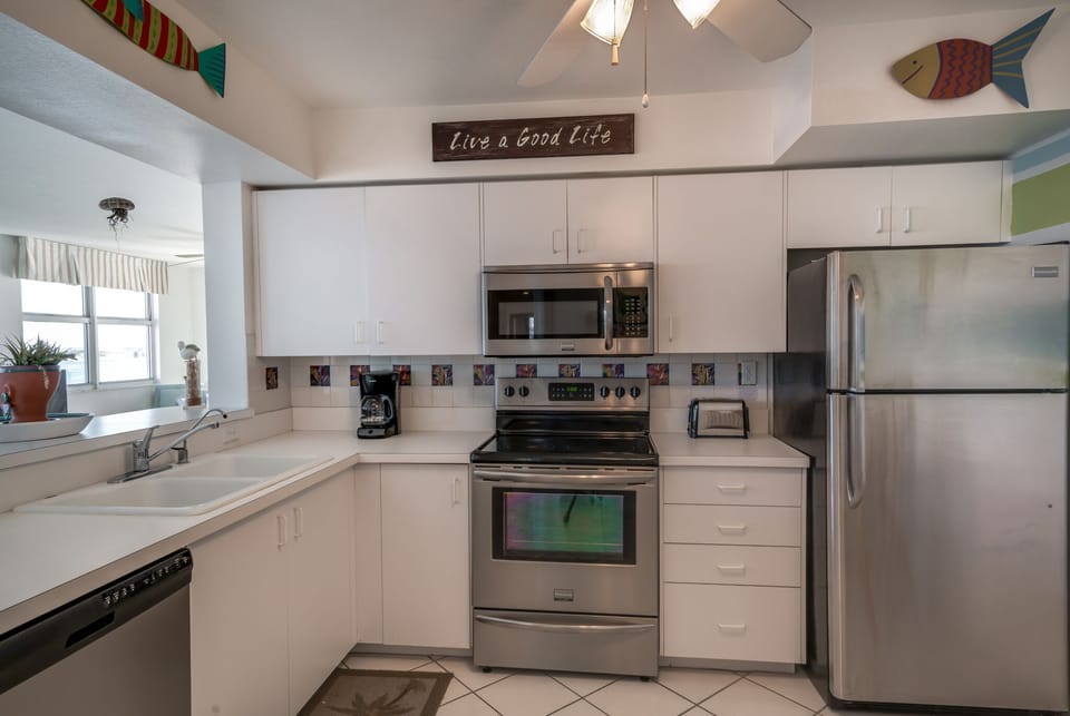 Fully Equipped Kitchen with Stainless Steel Appliances
