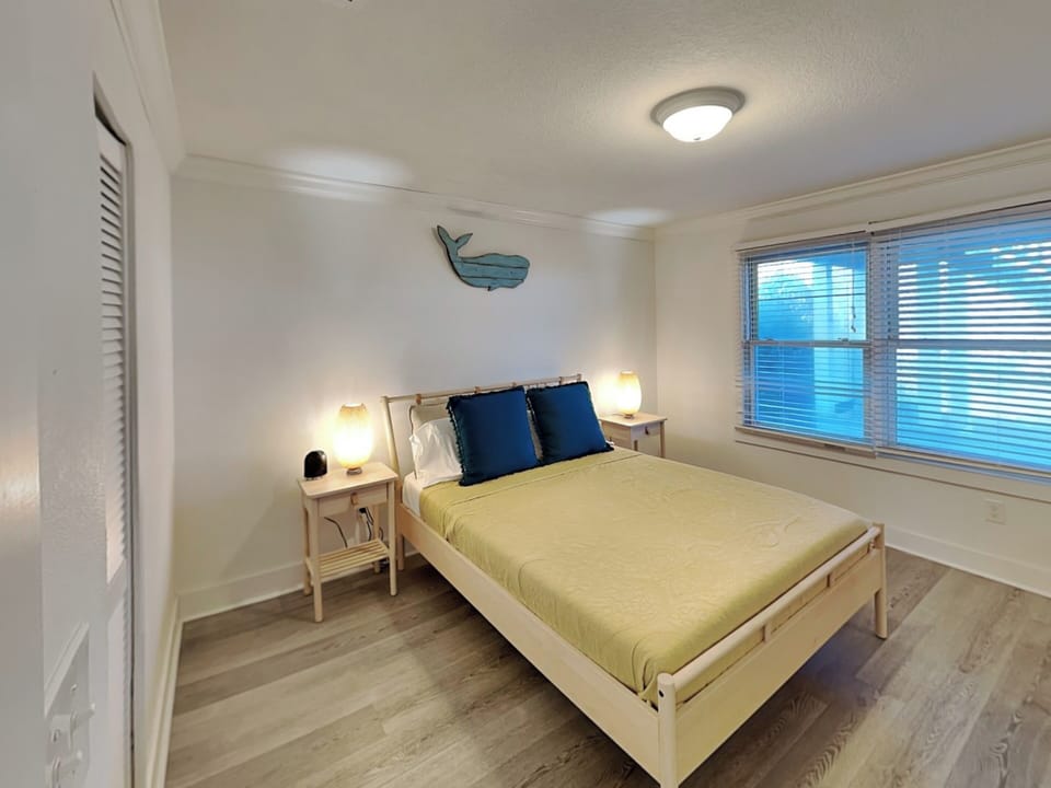 Fourth Bedroom - Queen Bed, Smart TV + Jack-n-Jill Bathroom Access - Second Floor
