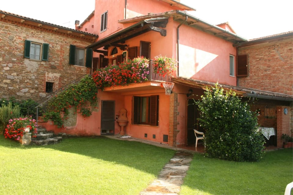 Plant, Building, Window, Property, Flower, Sky, House, Land Lot, Grass, Tree