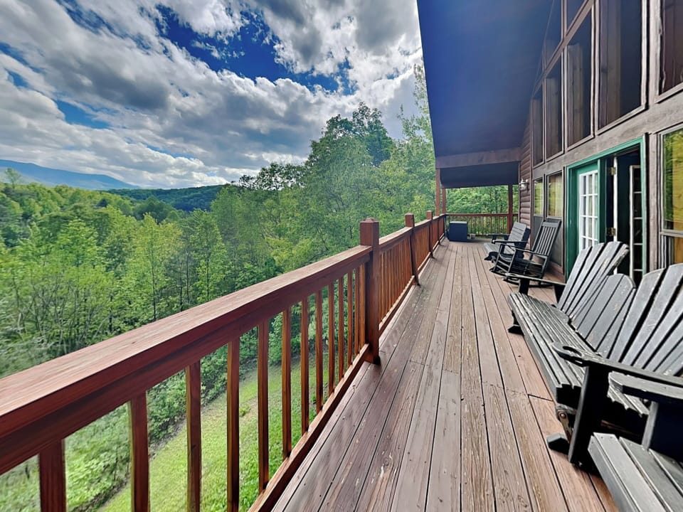 Deck - Summer Mountain View