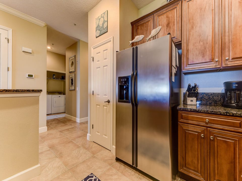 Fully Equipped Kitchen with Stainless Steel Appliances