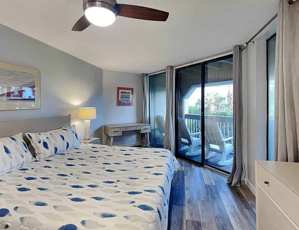 Primary Bedroom - King Size Bed