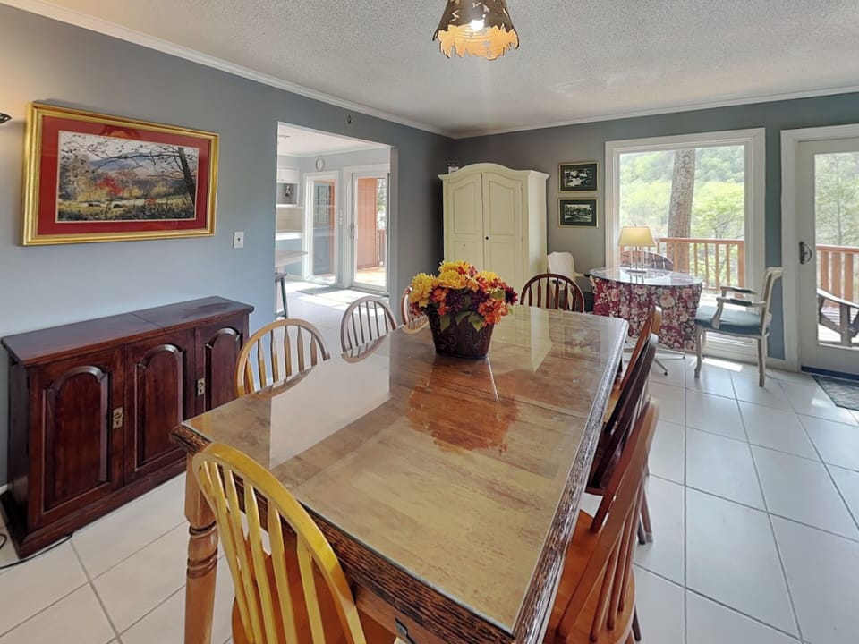 Dining Area, Multiple Seating Options