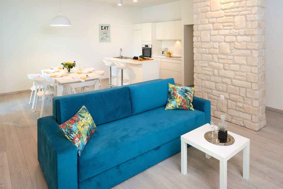 Open plan living/dining room