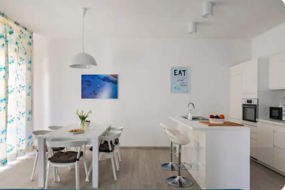 Dinning room and fully equipped kitchen
