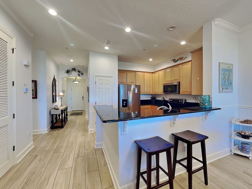 Fully Equipped Kitchen - Breakfast Bar Seating for 2