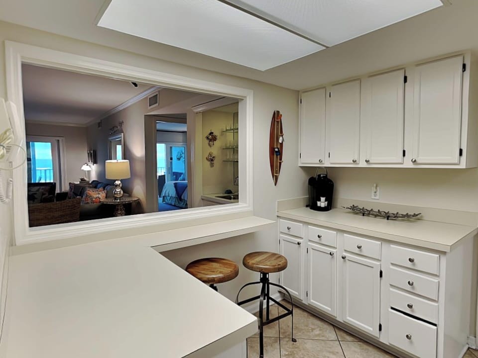 Kitchen Breakfast Bar - Seating for Two
