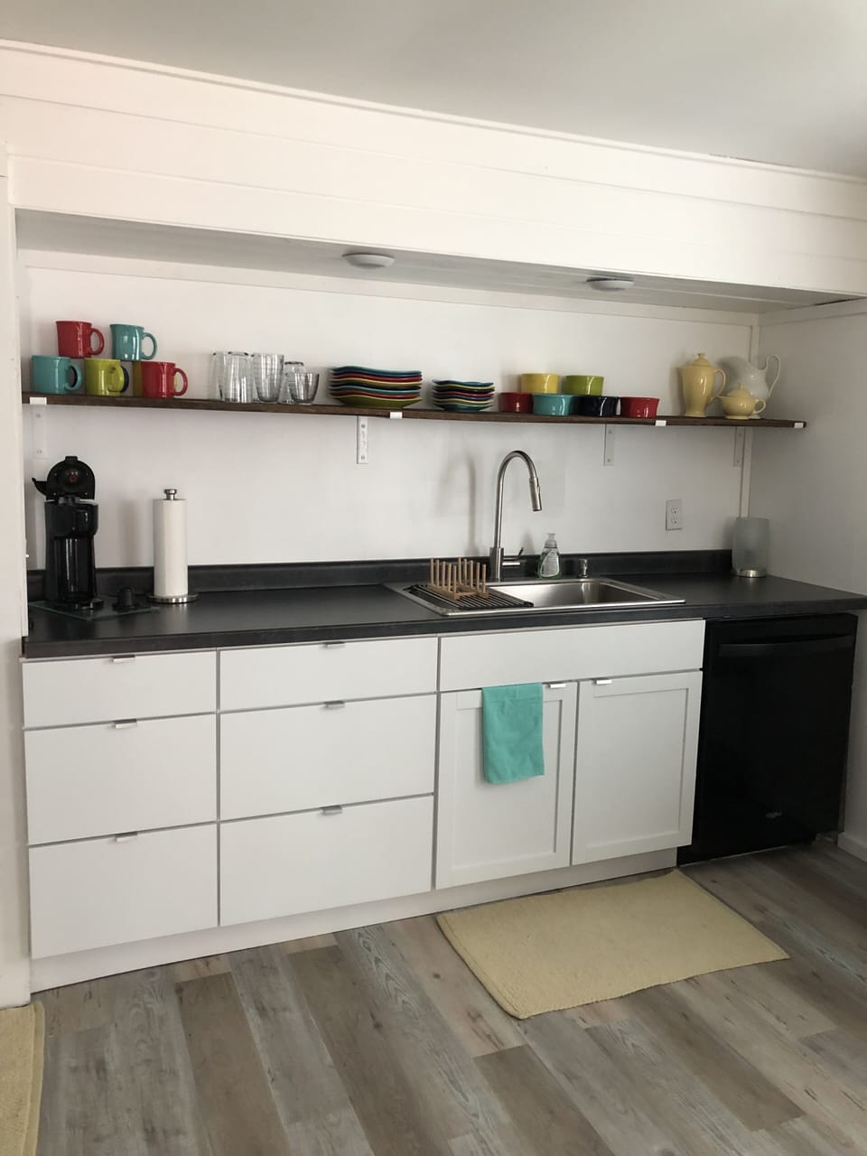 Kitchen with hopefully everything you might need to cook.
