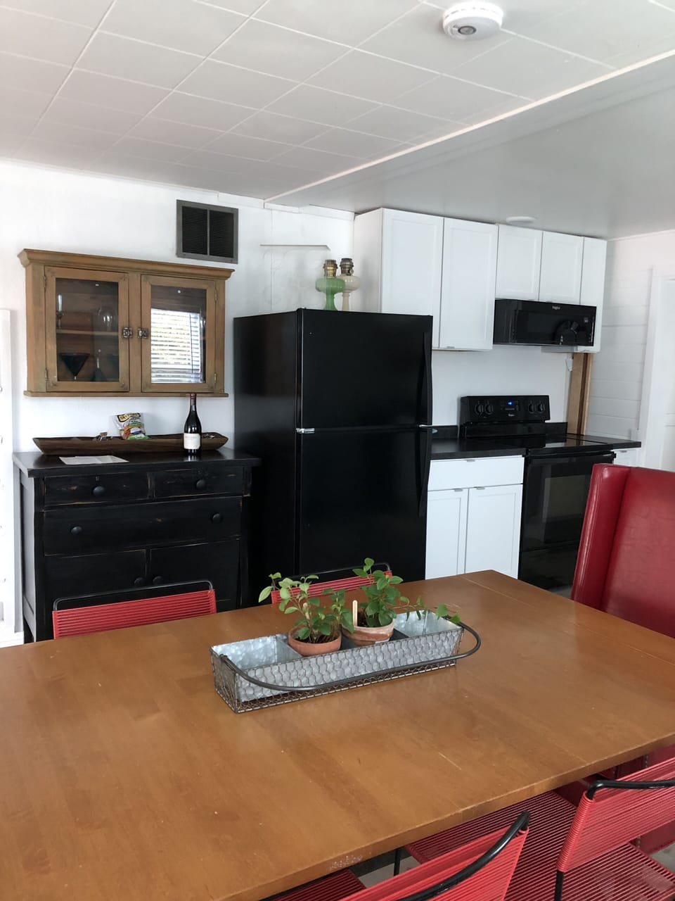 Dining w/bar area