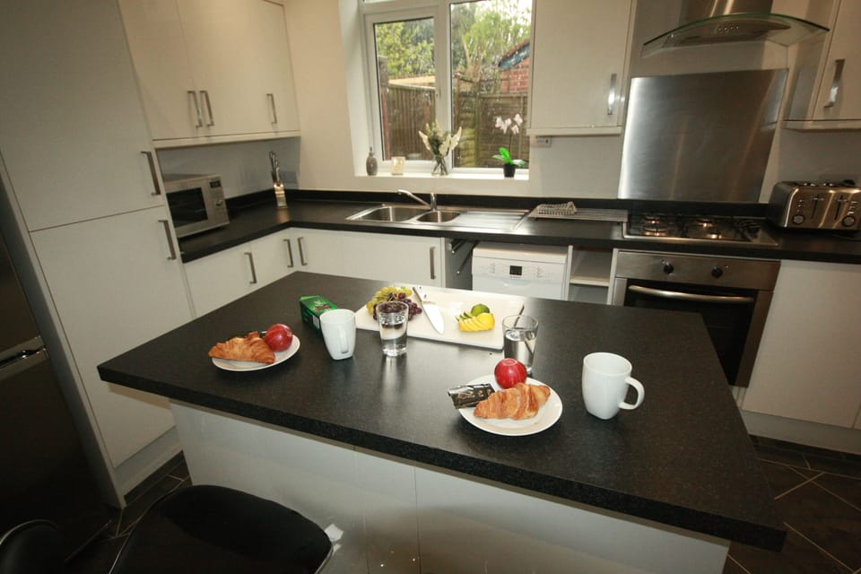Breakfast bar to sit and enjoy