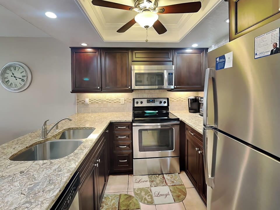 Fully Equipped Kitchen with Stainless Steel Appliances
