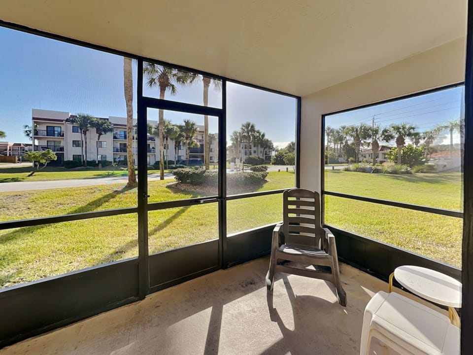 Enclosed Ground-Floor Patio
