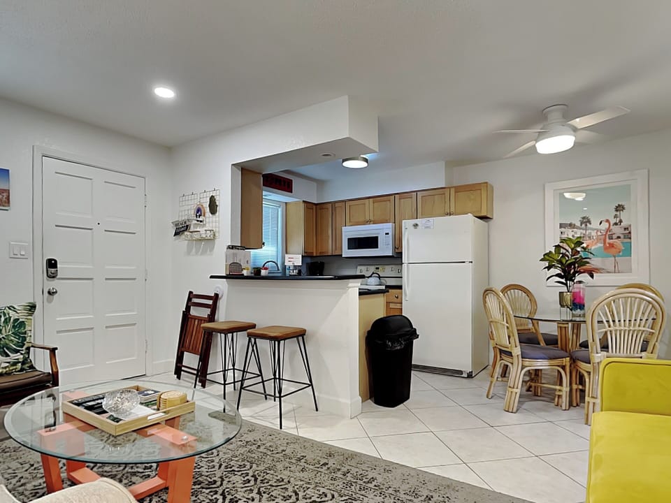Kitchen with Breakfast Bar