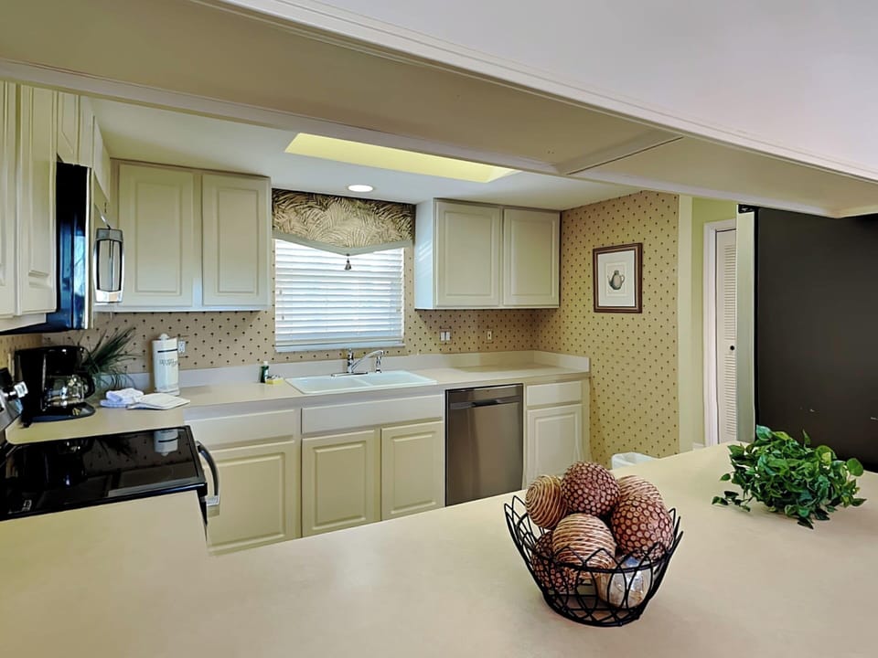 Fully Equipped Kitchen with Stainless Steel Appliances