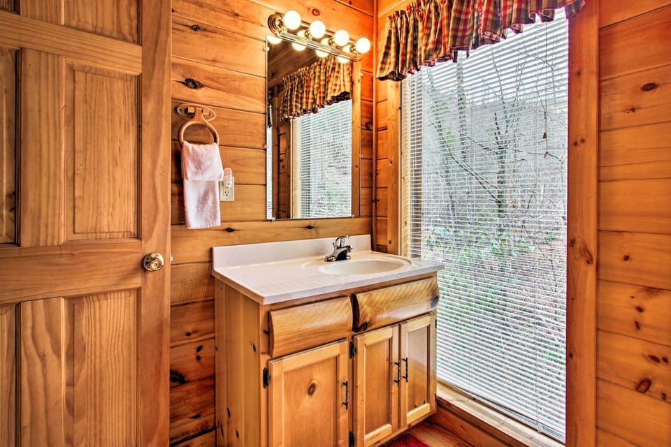 En-Suite Bathroom