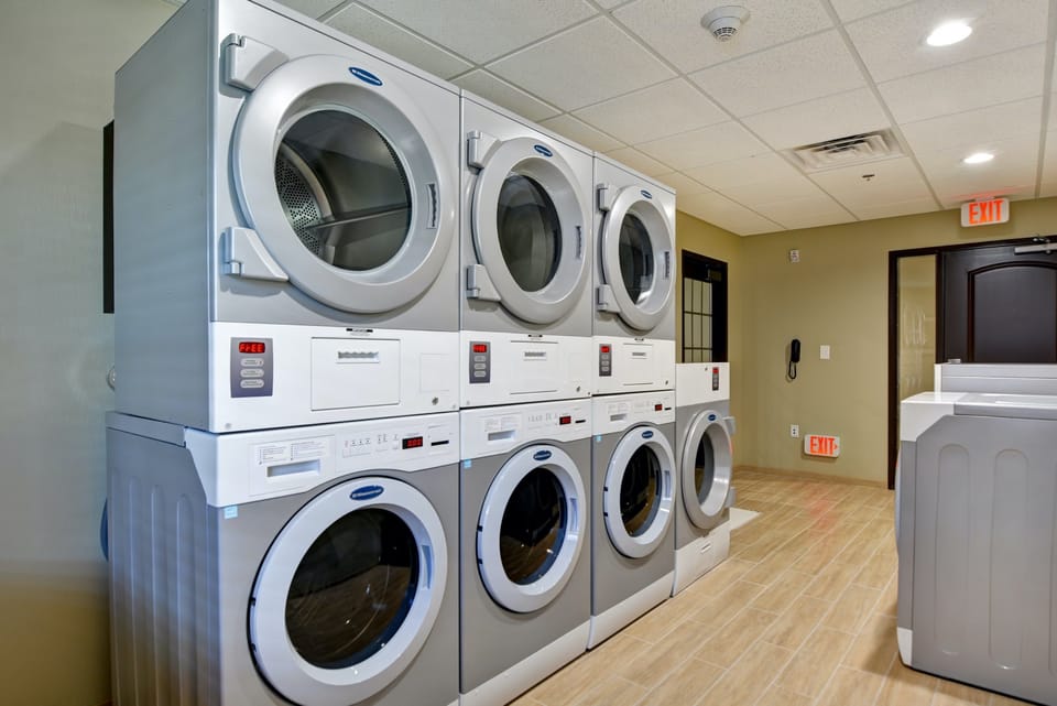 On-site laundry room with washers and dryers.