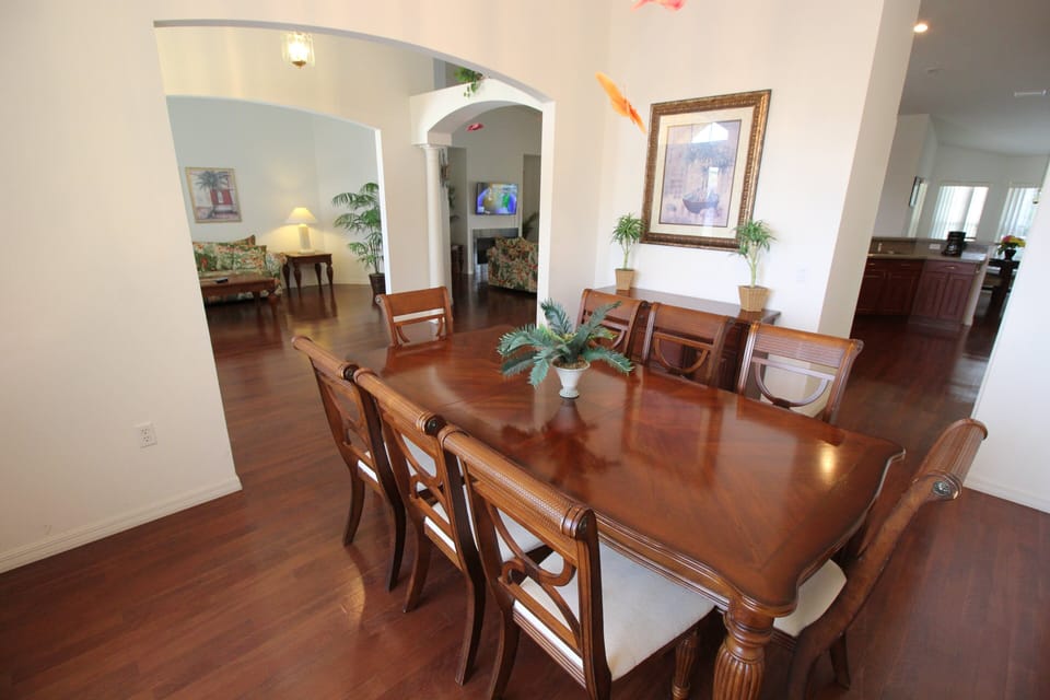 Flooring, Hardwood, Chair, Furniture, Floor