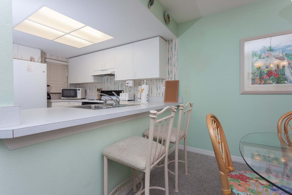 Breakfast Bar - Seating for Two