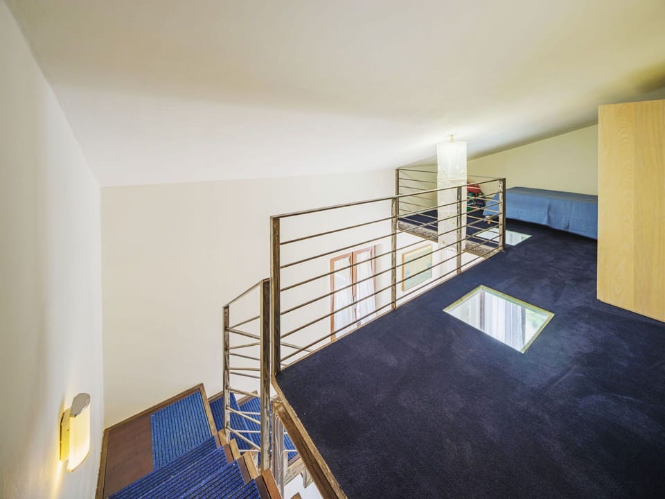 Stairs, Wood, Building, Flooring, Floor, Paint, Hall, Hardwood, Wood Stain