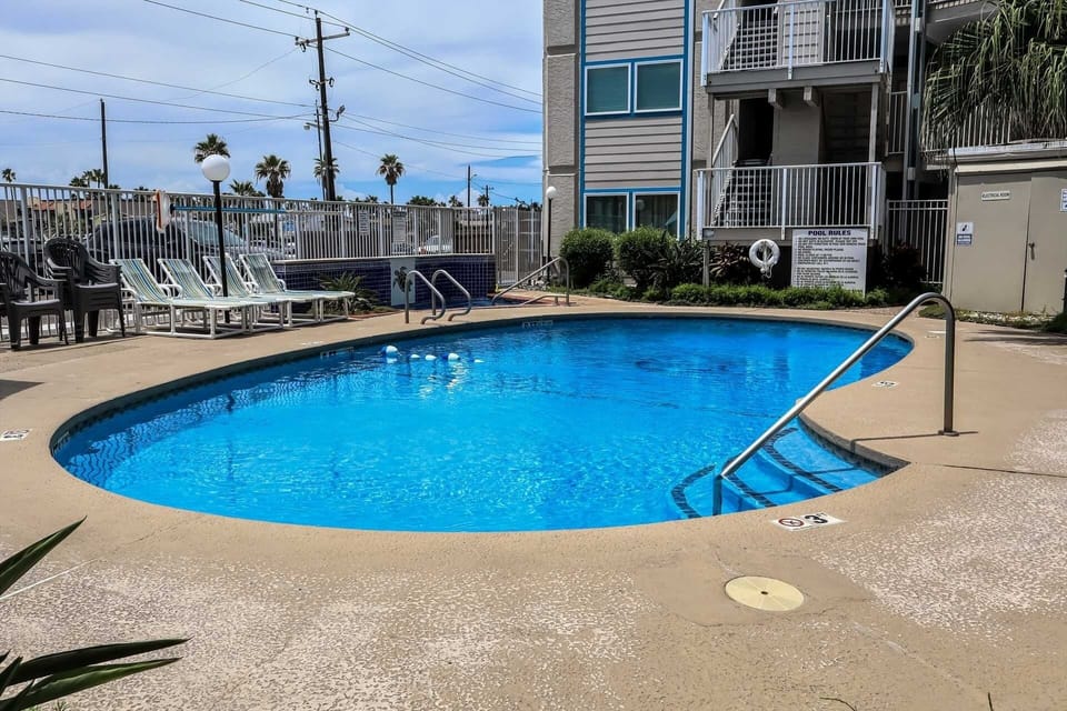 Pool, Water, Swimming Pool, Outdoors, Aerial View