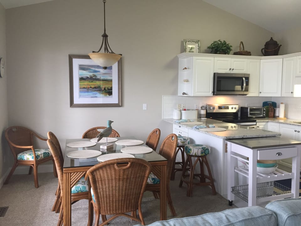 Dining Room - Kitchen/Bar Area