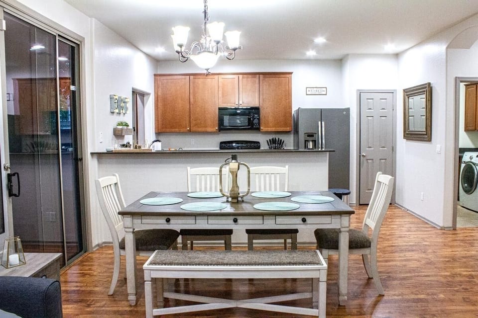 Enjoy a well stocked kitchen and dining area!