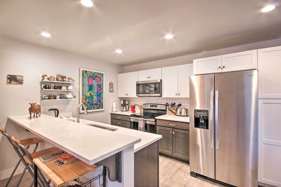 Kitchen | Crockpot | Coffee Maker | Spices