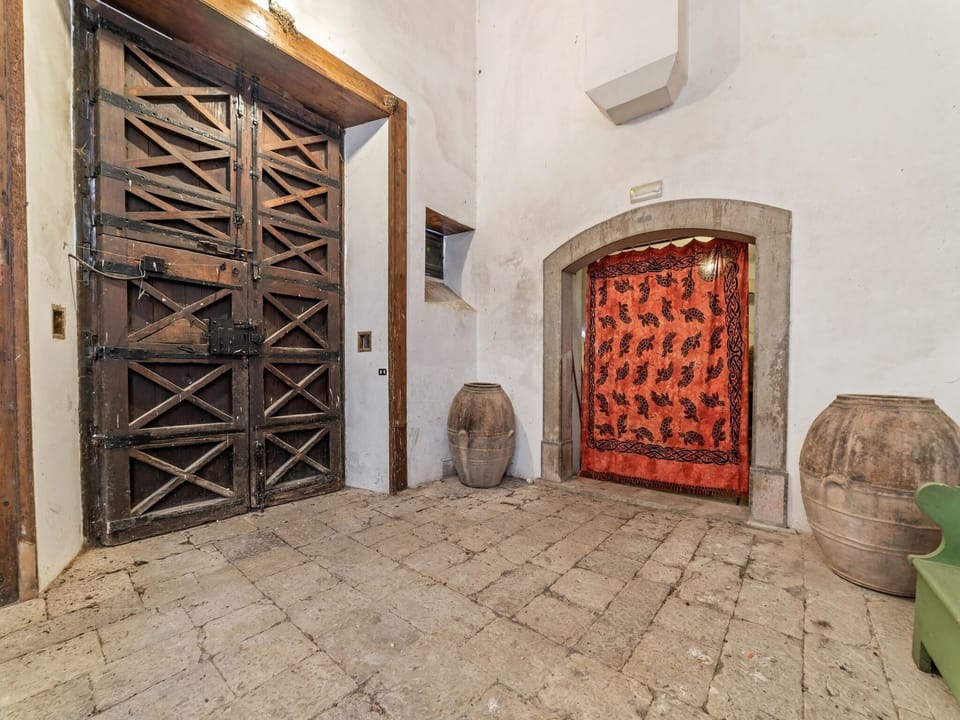 Entrance / Reception